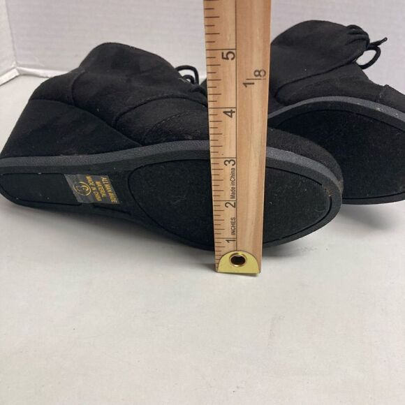 MANHATTAN Collection Black faux suede Wedge booties Size 6 - Picture 7 of 12